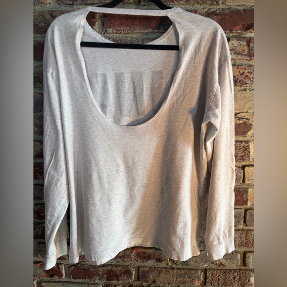 PINK Victoria’s Secret Oversized Logo Long Sleeve Lounge Tee Gray M - Picture 2 of 3